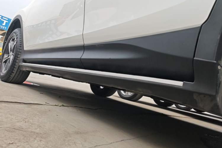 Used Toyota RAV4 2015 2.0L CVT Two-Wheel Drive Fashion Edition Left Side Sill