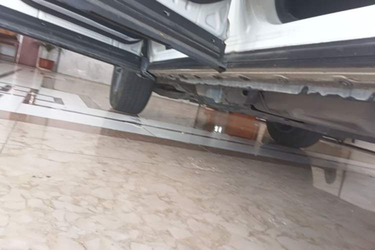 Used Toyota RAV4 2015 2.0L CVT Two-Wheel Drive Fashion Edition Left Side Sill