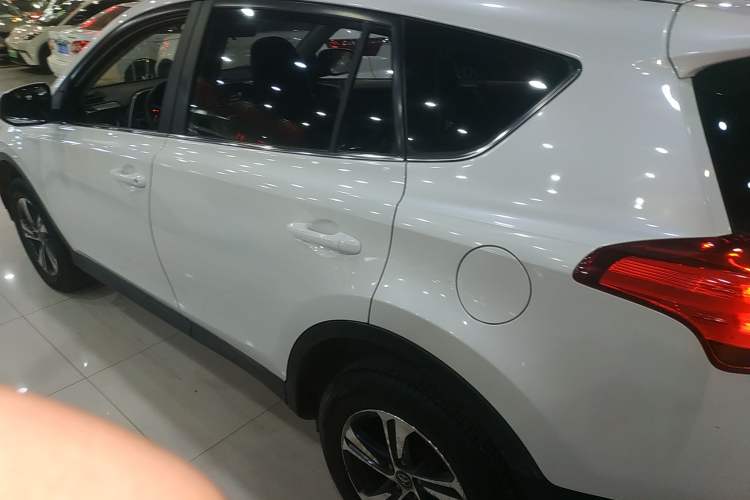 Used Toyota RAV4 2015 2.0L CVT Two-Wheel Drive Urban Edition Left Side