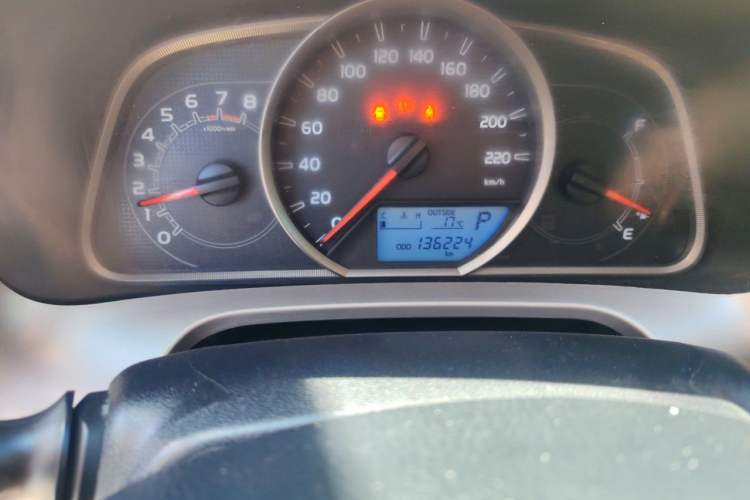 Used Toyota RAV4 2015 2.0L CVT Two-Wheel Drive Urban Edition Odometer Close Up