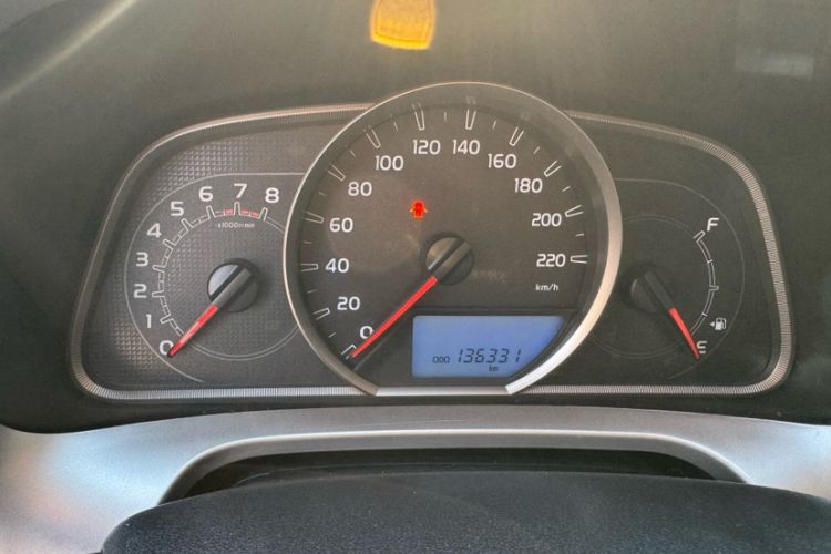 Used Toyota RAV4 2015 2.0L CVT Two-Wheel Drive Fashion Edition Odometer Close Up