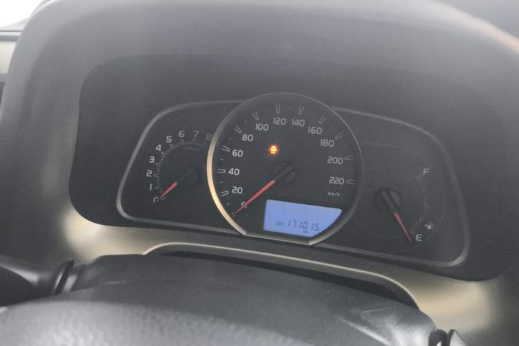 Used Toyota RAV4 2015 2.5L Automatic 4x4 Elite Edition Odometer Close Up