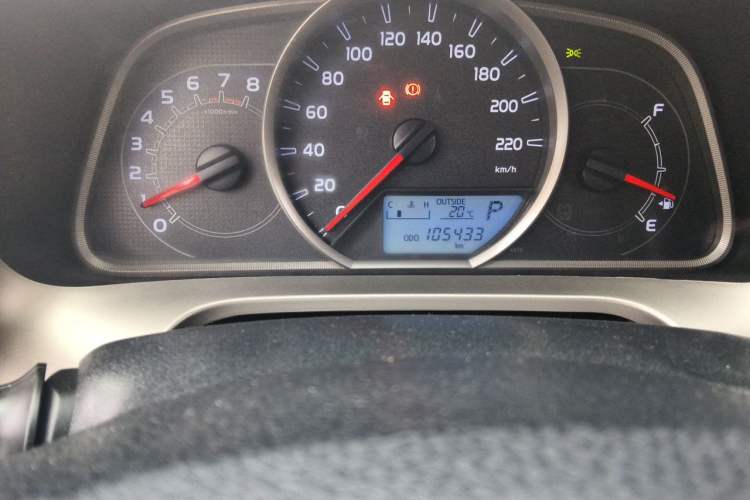 Used Toyota RAV4 2015 2.0L CVT Two-Wheel Drive Fashion Edition Odometer Close Up