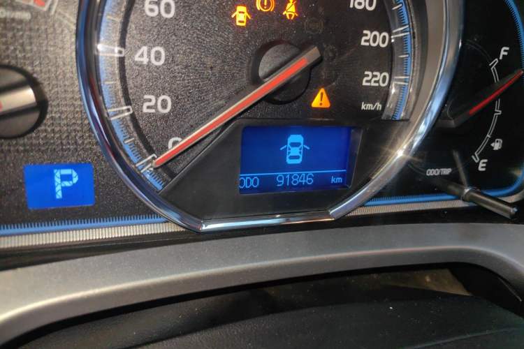 Used Toyota RAV4 2015 2.0L CVT Four-Wheel Drive New Edition Odometer Close Up
