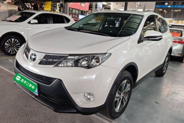 Used Toyota RAV4 2015 2.0L CVT Two-Wheel Drive Fashion Edition