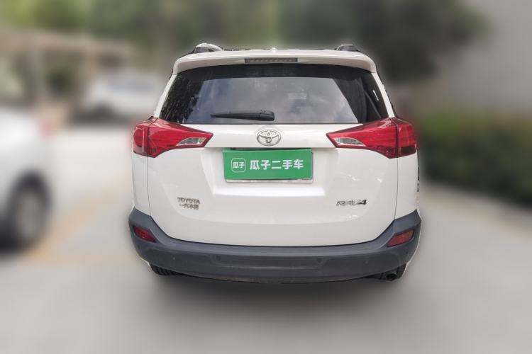 Used Toyota RAV4 2015 2.0L CVT Two-Wheel Drive Fashion Edition Rear