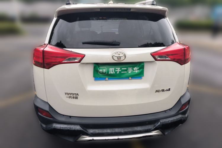 Used Toyota RAV4 2015 2.0L CVT Two-Wheel Drive Fashion Edition Rear