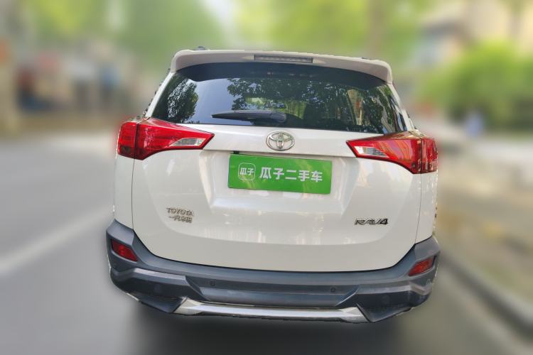 Used Toyota RAV4 2015 2.0L CVT Two-Wheel Drive Fashion Edition Rear