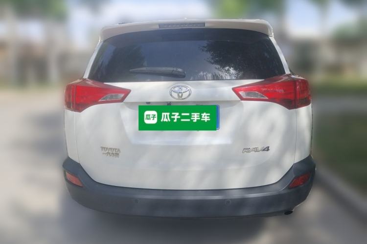 Used Toyota RAV4 2015 2.0L CVT Two-Wheel Drive Fashion Edition Rear