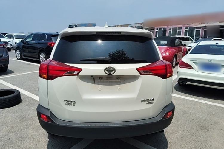 Used Toyota RAV4 2015 2.0L CVT Two-Wheel Drive Fashion Edition Rear