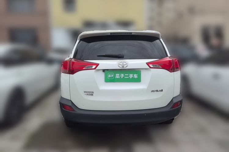 Used Toyota RAV4 2015 2.0L CVT Two-Wheel Drive Fashion Edition Rear