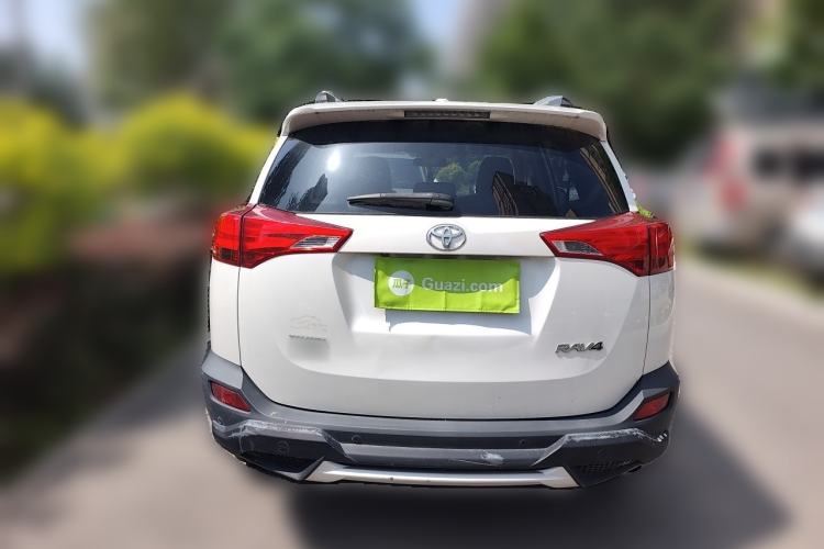 Used Toyota RAV4 2015 2.0L CVT Two-Wheel Drive Fashion Edition Rear