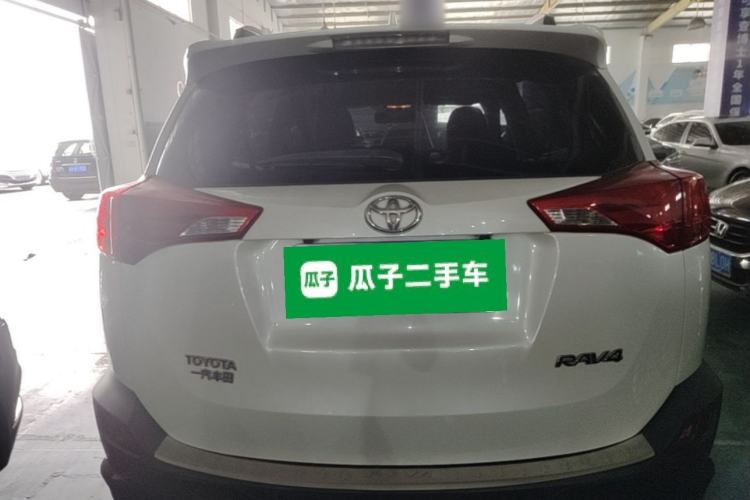 Used Toyota RAV4 2015 2.0L CVT Two-Wheel Drive Fashion Edition Rear