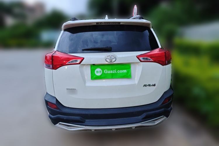 Used Toyota RAV4 2015 2.0L CVT Two-Wheel Drive Fashion Edition Rear