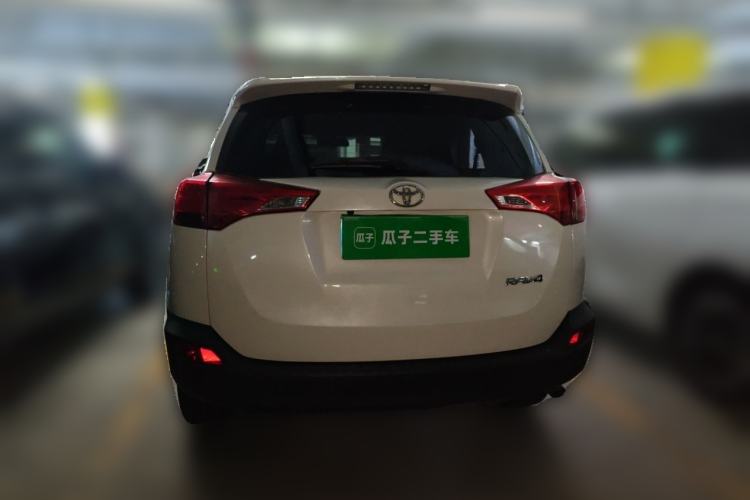 Used Toyota RAV4 2015 2.0L CVT Two-Wheel Drive Fashion Edition Rear