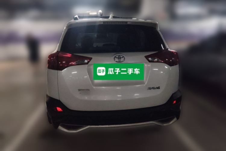 Used Toyota RAV4 2015 2.0L CVT Two-Wheel Drive Fashion Edition Rear