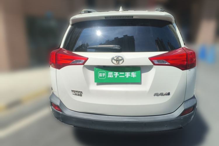 Used Toyota RAV4 2015 2.0L CVT Two-Wheel Drive Fashion Edition Rear