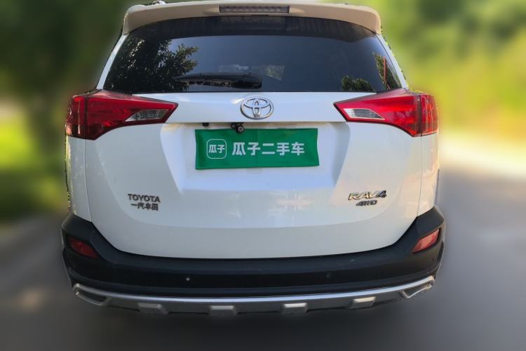 Used Toyota RAV4 2015 2.0L CVT Two-Wheel Drive Fashion Edition Rear