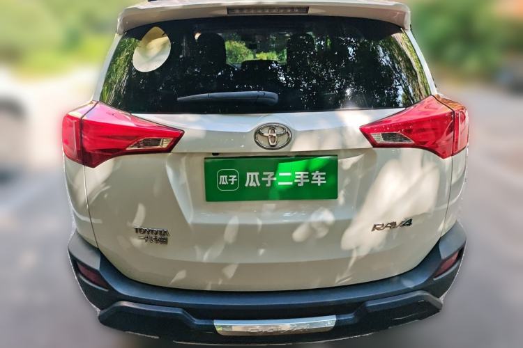 Used Toyota RAV4 2015 2.0L CVT Two-Wheel Drive Fashion Edition Rear