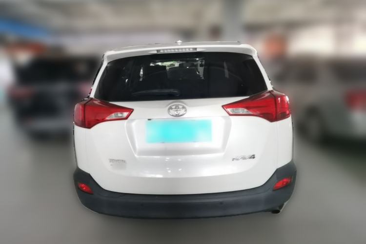 Used Toyota RAV4 2015 2.0L CVT Two-Wheel Drive Fashion Edition Rear
