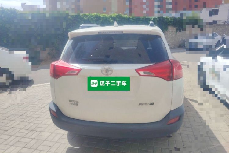 Used Toyota RAV4 2015 2.0L CVT Two-Wheel Drive Fashion Edition Rear