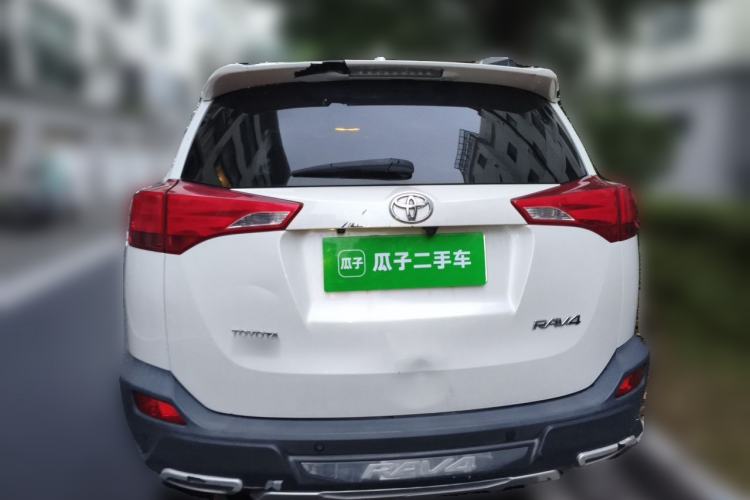 Used Toyota RAV4 2015 2.0L CVT Two-Wheel Drive Fashion Edition Rear