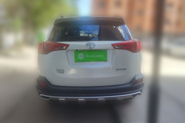 Used Toyota RAV4 2015 2.0L CVT Two-Wheel Drive Fashion Edition Rear