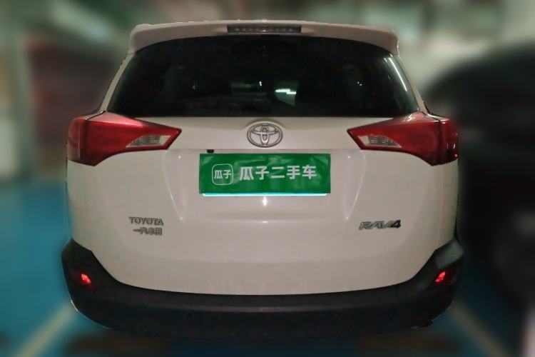 Used Toyota RAV4 2015 2.0L CVT Two-Wheel Drive Fashion Edition Rear
