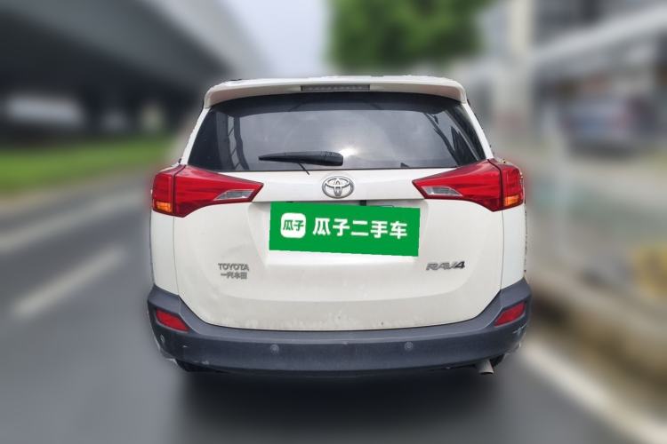 Used Toyota RAV4 2015 2.0L CVT Two-Wheel Drive Fashion Edition Rear