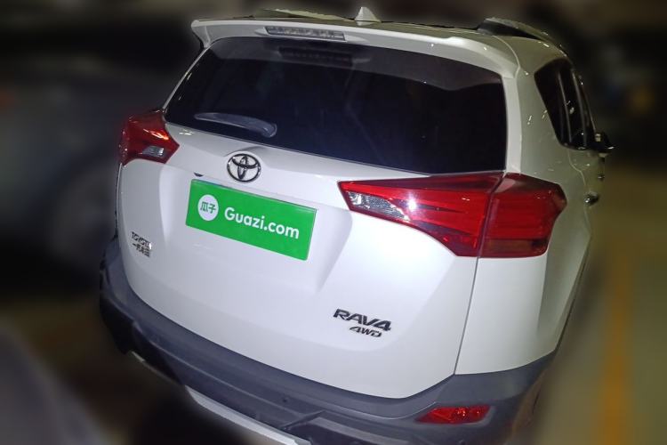 Used Toyota RAV4 2015 2.0L CVT Four-Wheel Drive New Edition Rear