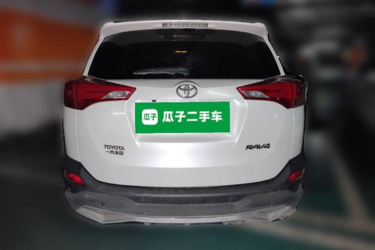 Used Toyota RAV4 2015 2.0L CVT Two-Wheel Drive Fashion Edition Rear