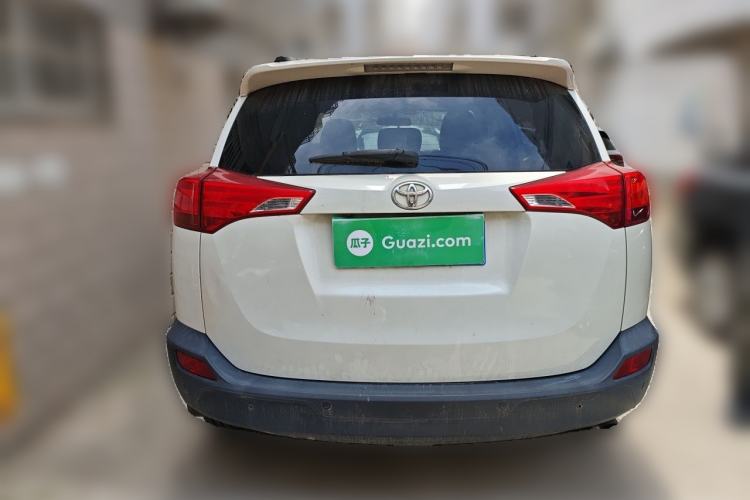 Used Toyota RAV4 2015 2.0L CVT Two-Wheel Drive Fashion Edition Rear