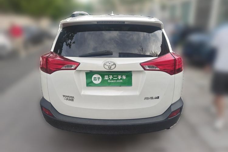 Used Toyota RAV4 2015 2.0L CVT Two-Wheel Drive Fashion Edition Rear