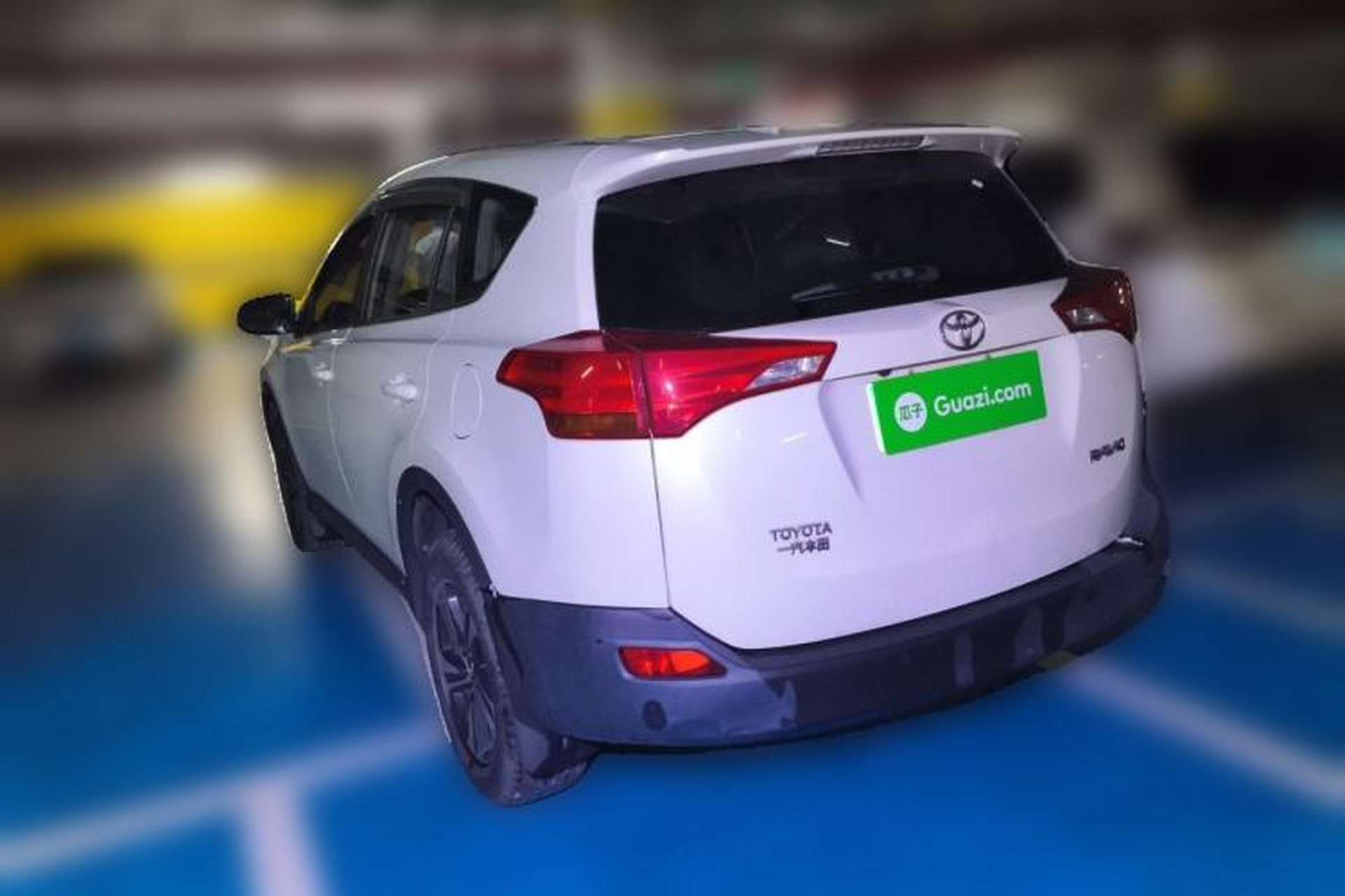 Used Toyota RAV4 2015 2.0L CVT Two-Wheel Drive Fashion Edition Rear Left 45 Deg