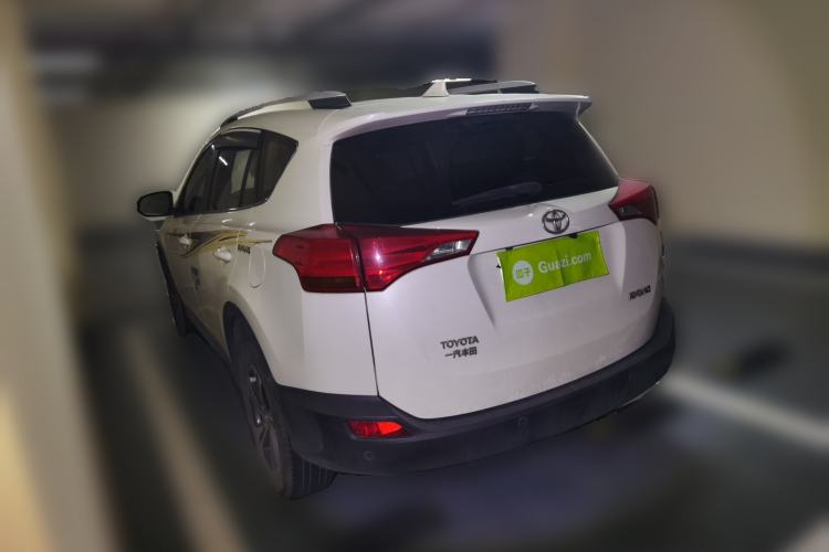 Used Toyota RAV4 2015 2.0L CVT Two-Wheel Drive Fashion Edition Rear Left 45 Deg
