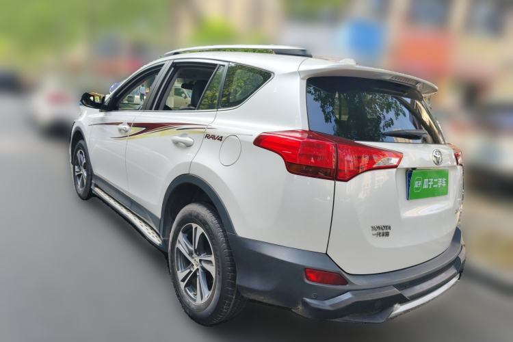 Used Toyota RAV4 2015 2.0L CVT Two-Wheel Drive Fashion Edition Rear Left 45 Deg