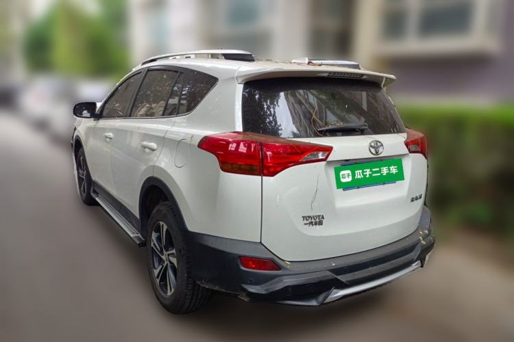 Used Toyota RAV4 2015 2.0L CVT Two-Wheel Drive Fashion Edition Rear Left 45 Deg
