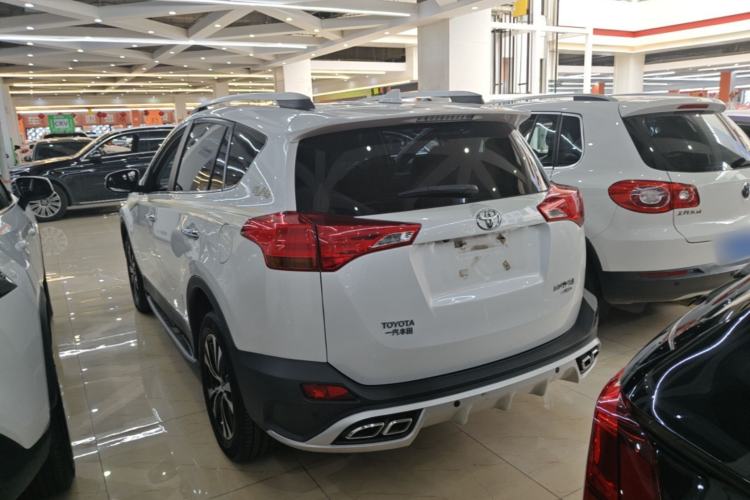 Used Toyota RAV4 2015 2.5L Automatic 4x4 Elite Edition Rear Left 45 Deg