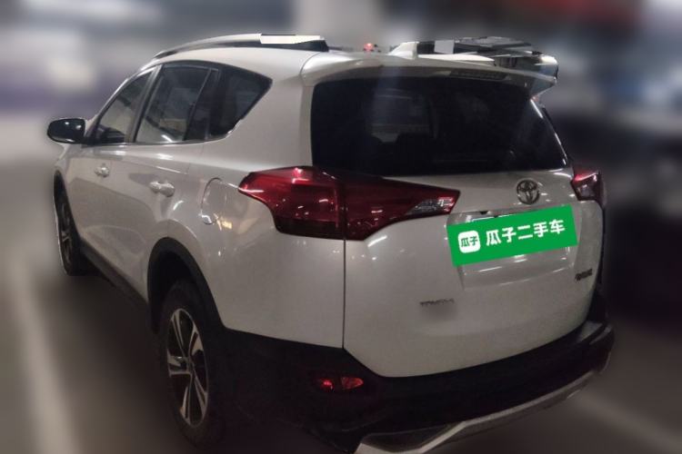 Used Toyota RAV4 2015 2.0L CVT Two-Wheel Drive Fashion Edition Rear Left 45 Deg