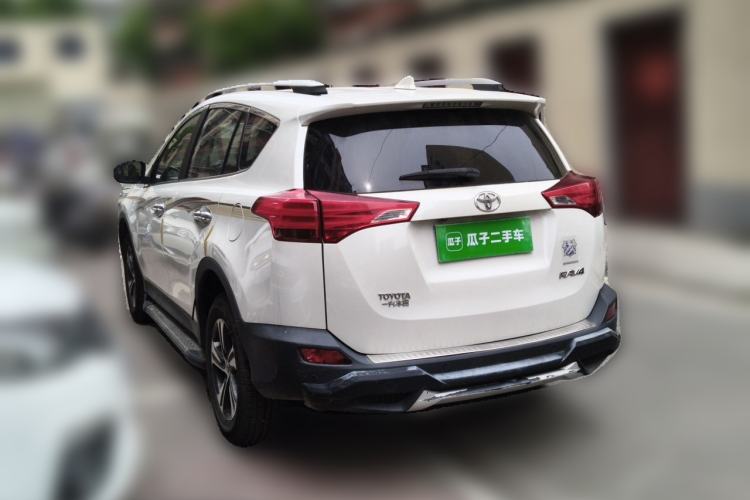 Used Toyota RAV4 2015 2.0L CVT Two-Wheel Drive Fashion Edition Rear Left 45 Deg