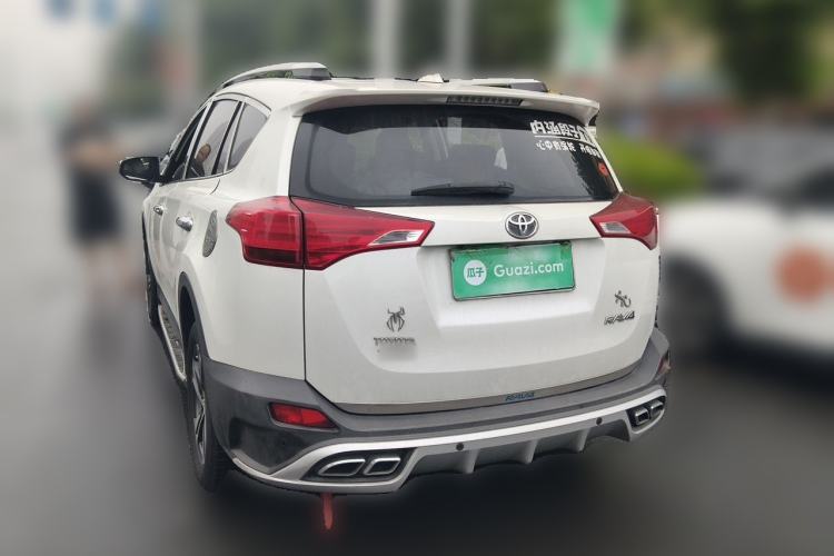 Used Toyota RAV4 2015 2.0L CVT Two-Wheel Drive Fashion Edition Rear Left 45 Deg