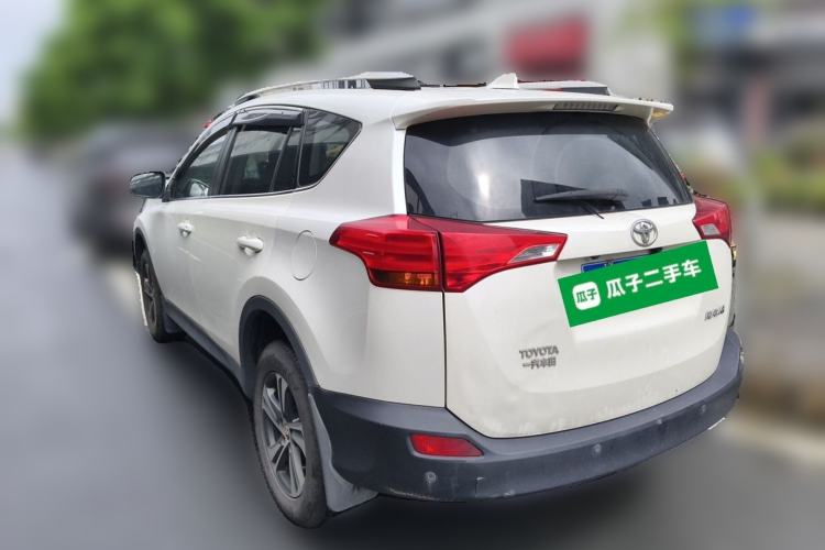 Used Toyota RAV4 2015 2.0L CVT Two-Wheel Drive Fashion Edition Rear Left 45 Deg