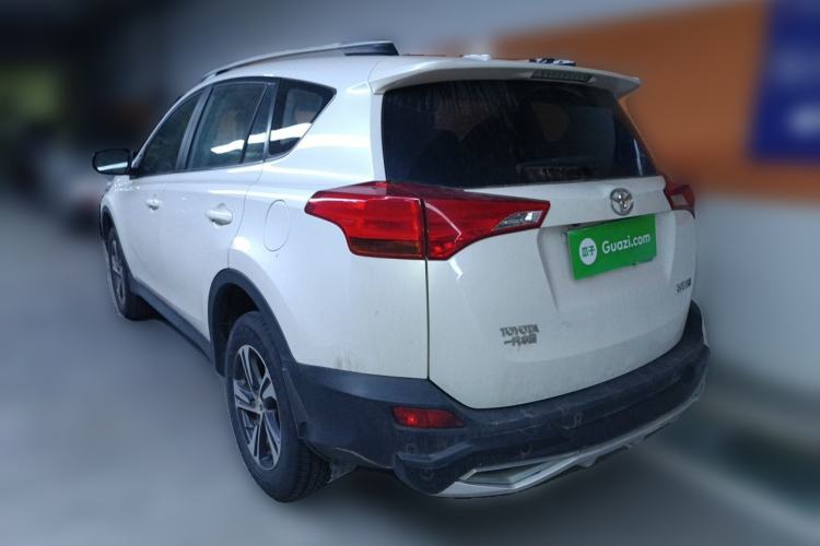 Used Toyota RAV4 2015 2.0L CVT Two-Wheel Drive Fashion Edition Rear Left 45 Deg
