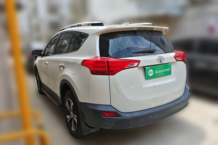 Used Toyota RAV4 2015 2.0L CVT Two-Wheel Drive Fashion Edition Rear Left 45 Deg