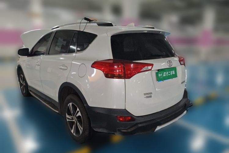 Used Toyota RAV4 2015 2.0L CVT Two-Wheel Drive Fashion Edition Rear Left 45 Deg