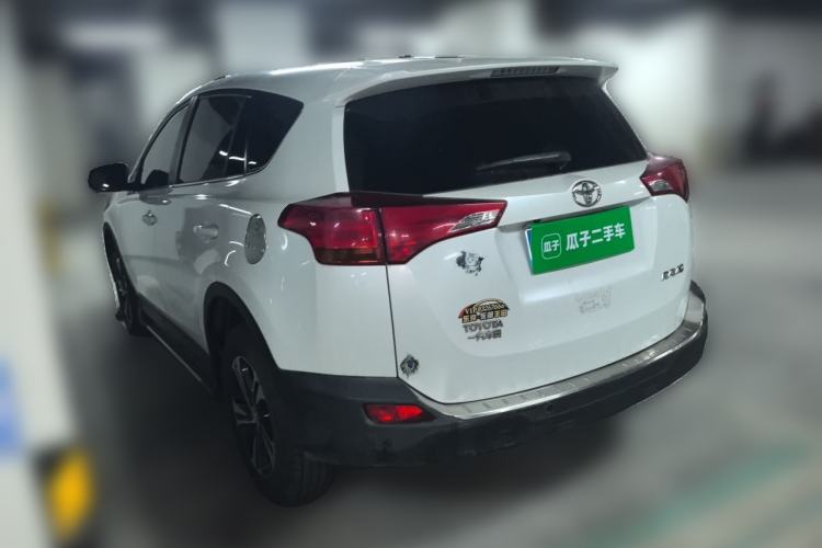 Used Toyota RAV4 2015 2.0L CVT Two-Wheel Drive Fashion Edition Rear Left 45 Deg