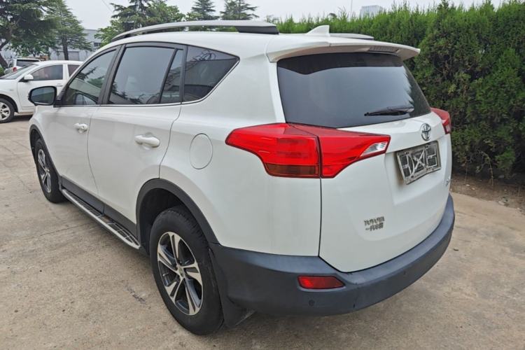 Used Toyota RAV4 2015 2.0L CVT Two-Wheel Drive Fashion Edition Rear Left 45 Deg