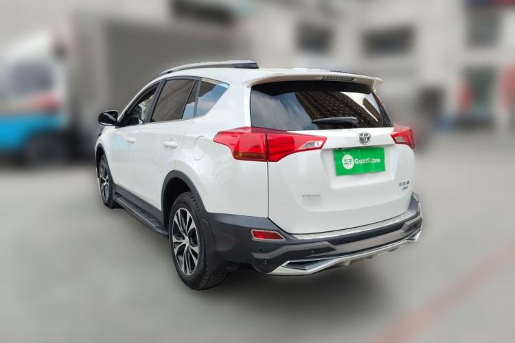 Used Toyota RAV4 2015 2.0L CVT Two-Wheel Drive Fashion Edition Rear Left 45 Deg