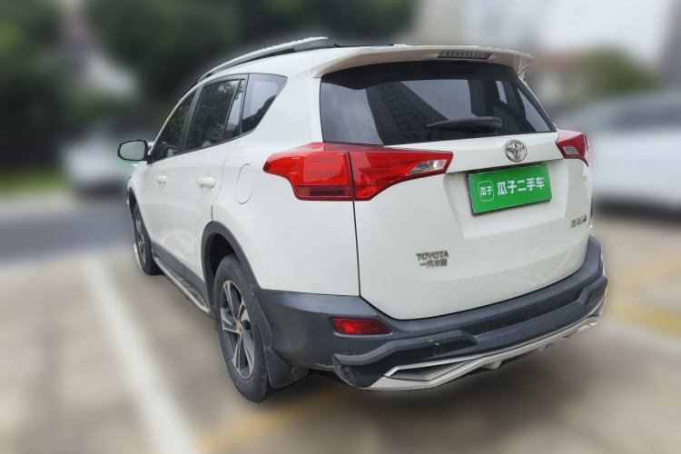 Used Toyota RAV4 2015 2.0L CVT Two-Wheel Drive Fashion Edition Rear Left 45 Deg