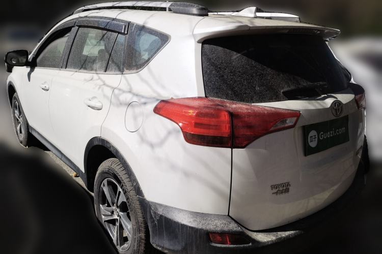 Used Toyota RAV4 2015 2.0L CVT Two-Wheel Drive Fashion Edition Rear Left 45 Deg
